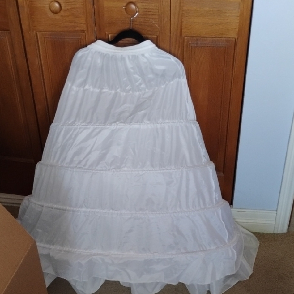Elegant White Layered Skirt